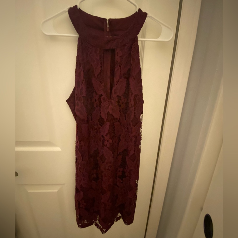 Windsor Halter Key Hole Neck Floral Lace Dress, size Large. Worn once.